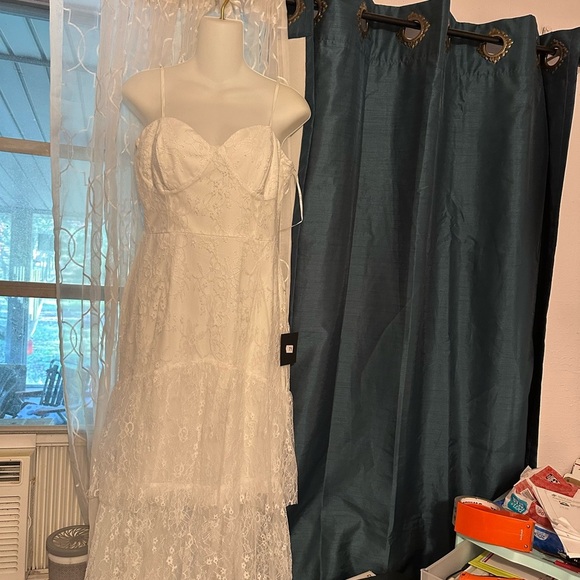 Lulus Dresses & Skirts - Lulu's White Lace Dress